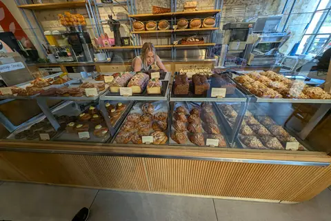 Peaches Bobba and Cakes photo 2